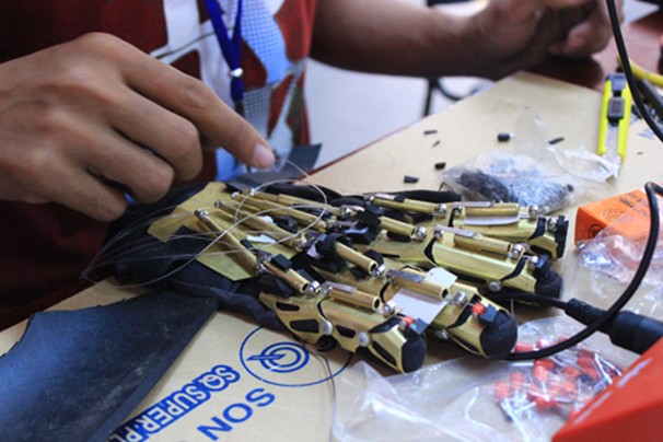 The prototype has the aim of helping the Need-Knower to grasp objects